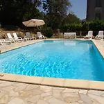 فندق - U Paradisu