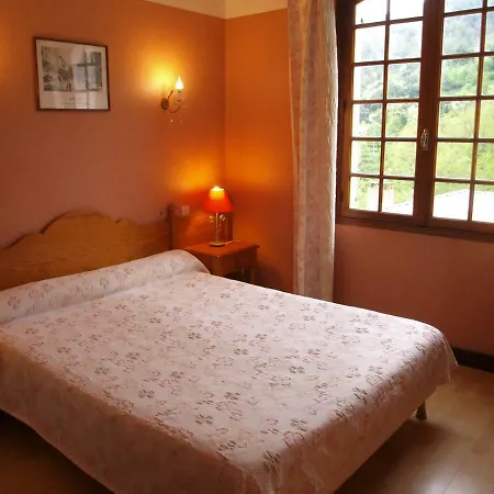 - U Paradisu Hotel *