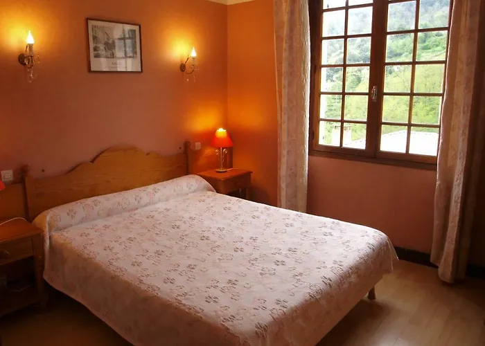 - U Paradisu Hotel *